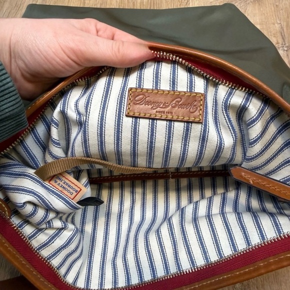 Dooney& Bourke  Green Shoulder Bag with Pouch - Picture 5 of 12